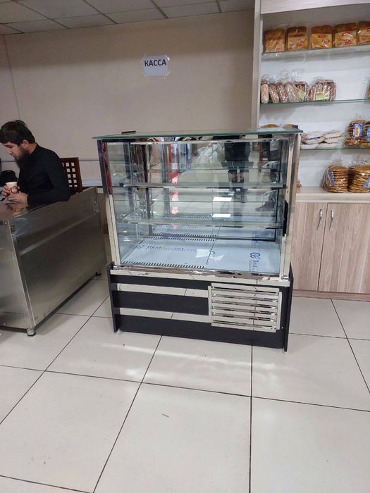 Витрина холодильник торт учун