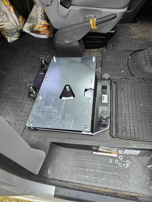 Placa pivotanta bancheta dubla VW Transporter T5-T6.1, 2003-2024