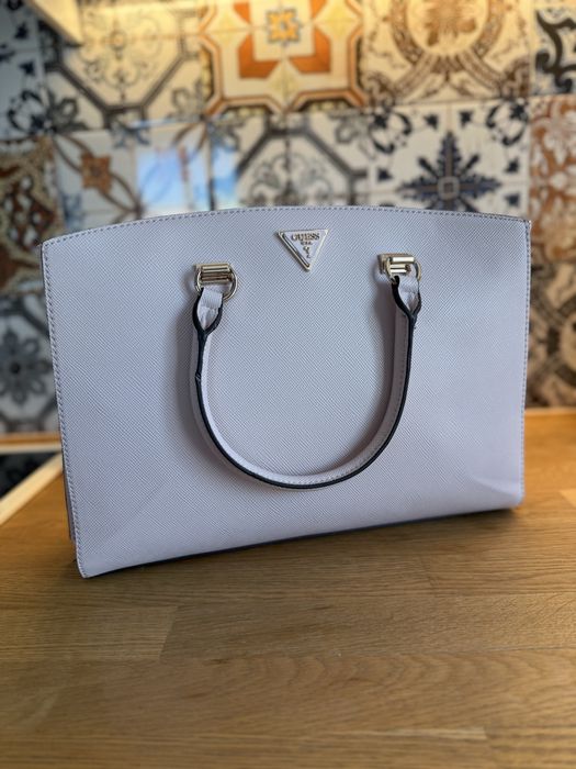 Дамска чанта Guess