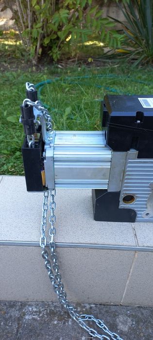 Motor cu reductor automatizare usa garaj