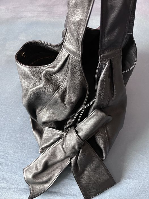 Дамска модерна кожена чанта VALENTINO