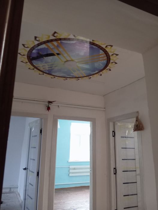 Ush xanali dom birinshi etajda jaylasqan