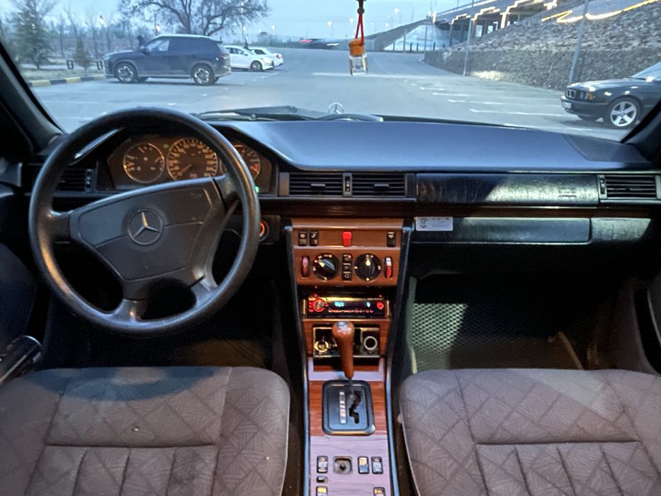 Mercedes-Benz E 280