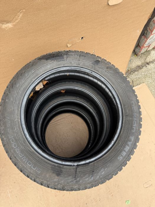 Зимни гуми Nokian 235/55/18 dot3224