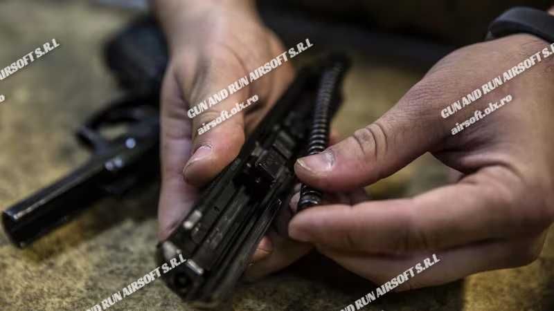 Pistol Airsoft [CO2] - [CA NOU], [FOARTE PUTERNIC] si Eficient + Gaz
