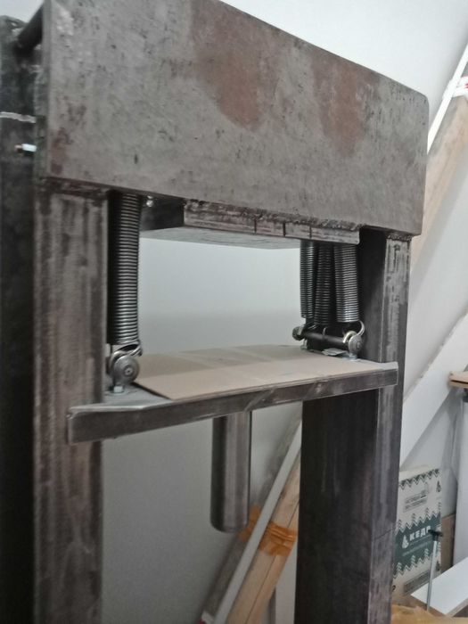 Пресс для отжима Масло холодного.