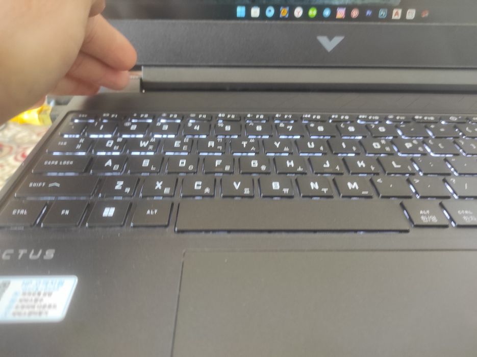 HP VICTUS  gaming laptop 15-fa0oox noutbuk sotiladi