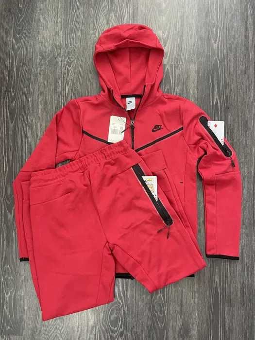 Trening Nike TECH Fleece Red / Produs Premium / Livrare cu verificare