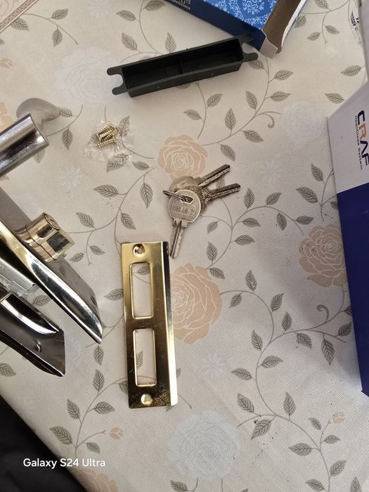 Ручка для двери  хорошом состояние