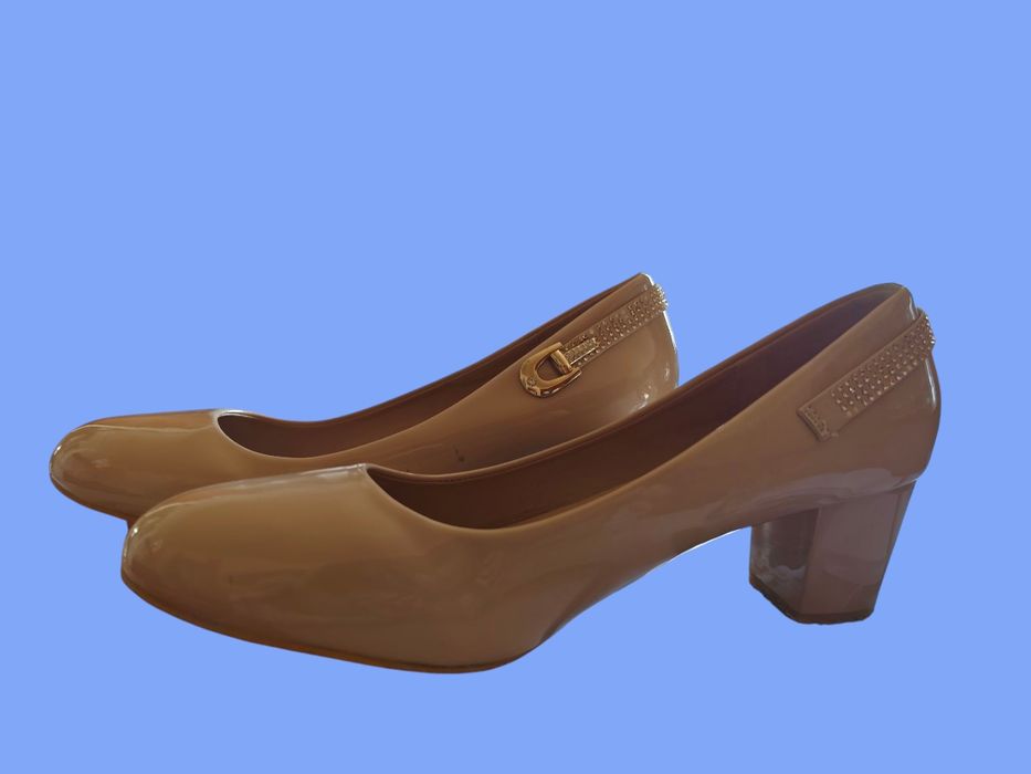 Продается туфли женские