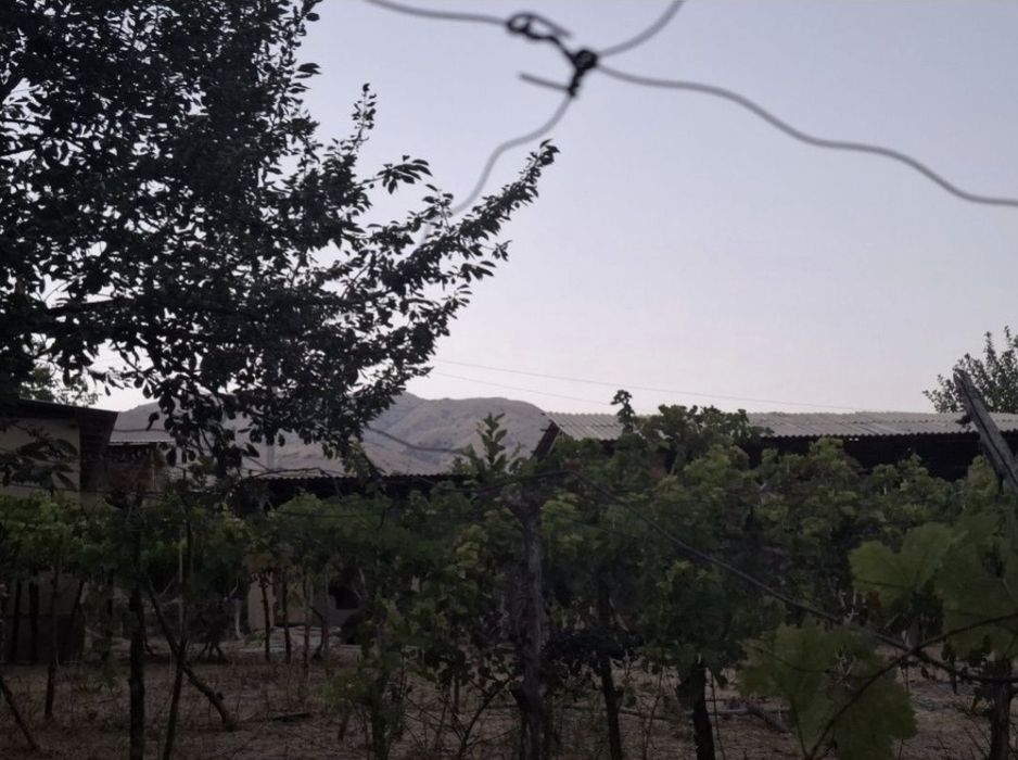 Oqtosh tomonda srochna dacha uchun joy