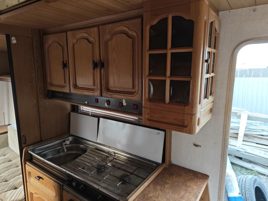 Продам прицеп-дача Bürstner LUX