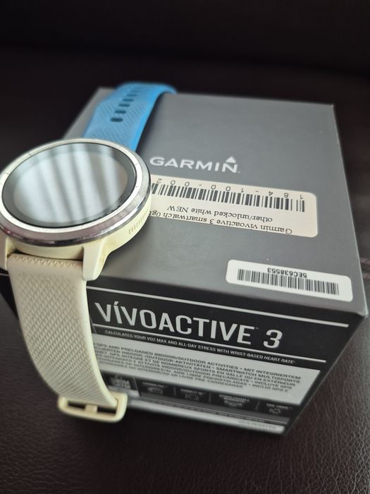 Garmin vivoactive 3 + 2 бр резервни каишки + протектори
