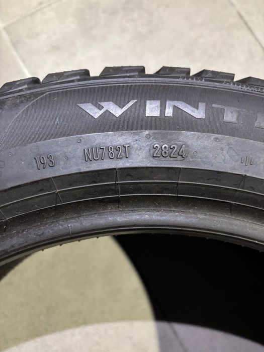 Vând anvelope iarna pirelli 225 50 17