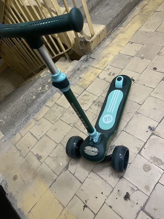 Продается новый   Качественный самокат