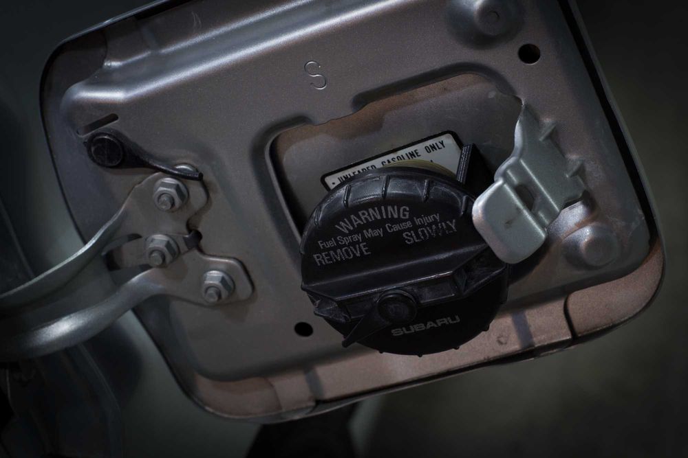 Комплект корда + държач за капачка резервоар за Subaru Impreza 00-07