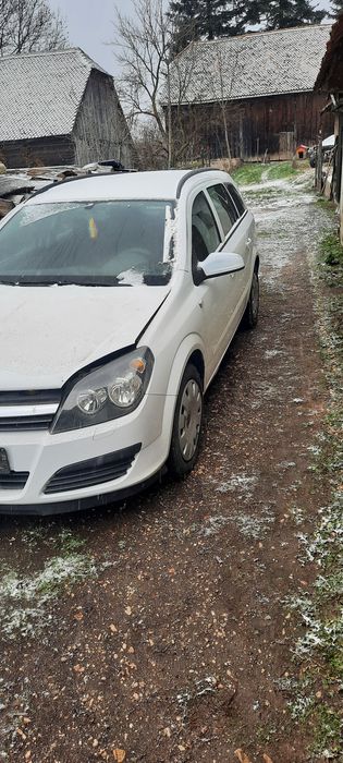 Dezmembrez Opel Astra H 1.9 Cdti Z19DT