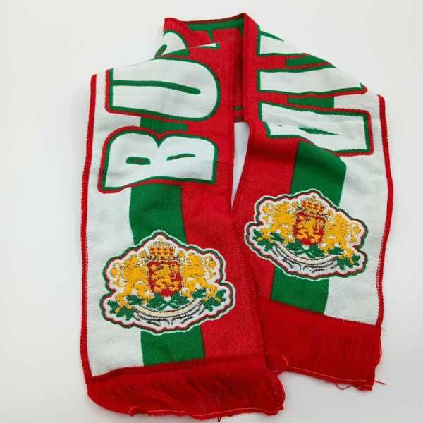 Летни и зимни шалове в цветовете на българското знаме-различни,модели