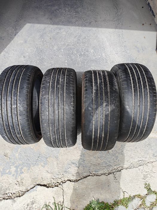 Гуми.  DUNLOP 225/44/R17