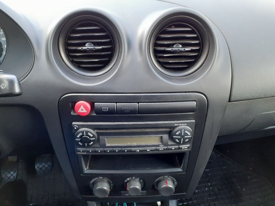 Seat Ibiza 2003 benzină