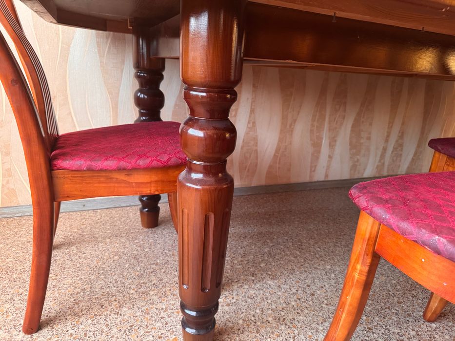 Большой стол для гостей