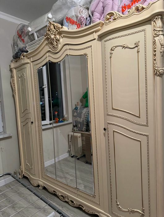 Спальный гарнитур