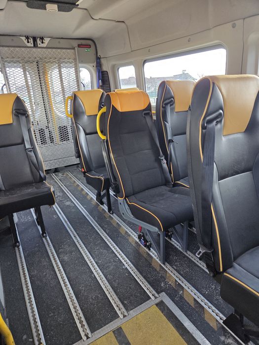 Vand Fiat Ducato 8 +1  cu rampa si centuri pentru scaune  rulante