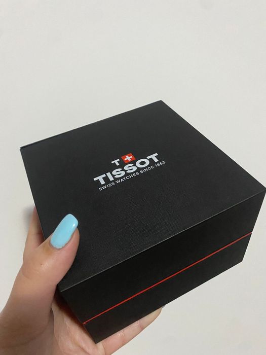 Ceas Tissot original, primit cadou aniversar de 10 ani de muncă.
Nou,