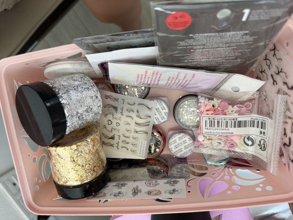 Vand kit complet pentru unghii