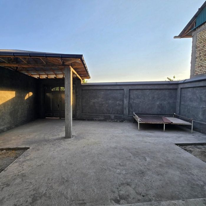 Qorasuv Tanhaus 2 sotix 4 xonadan iborat