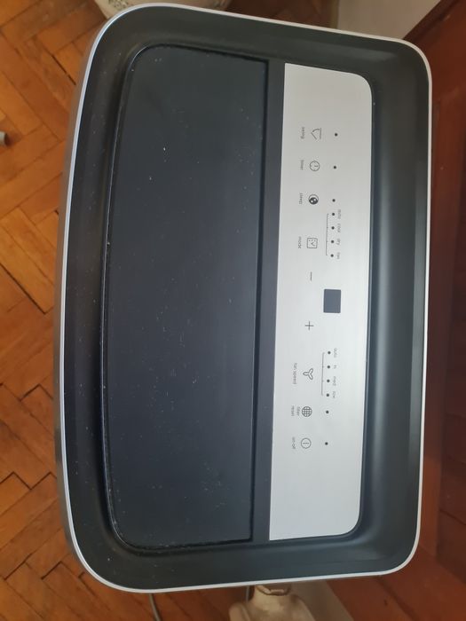 Мобилен климатик и обезвлажнител AEG, model AXP26U338CW, с гаранция