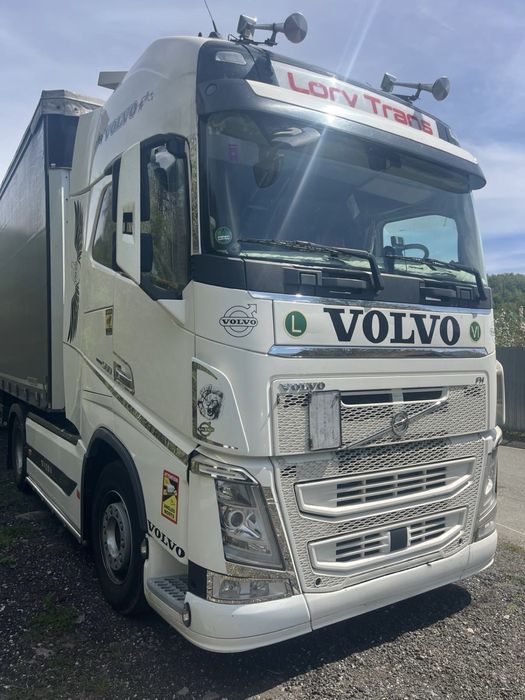 Camion volvo alb