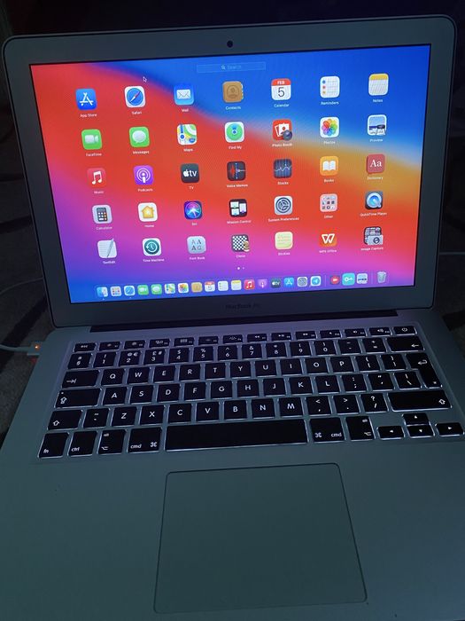 MacBook Air (13-inch)
