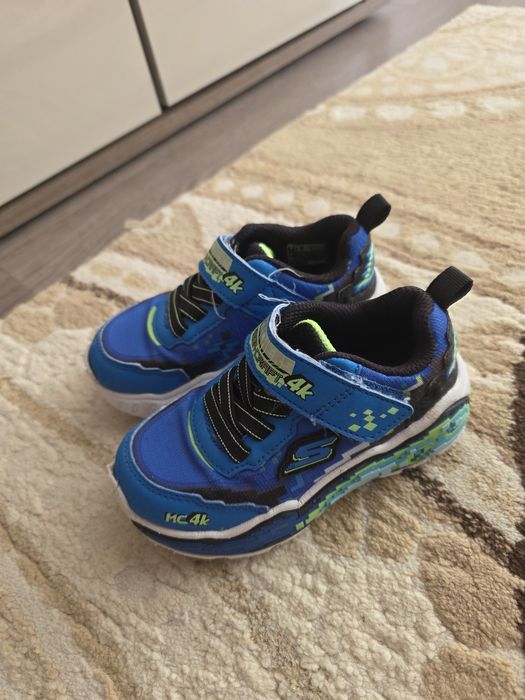 Adidasi nr 23 skechers