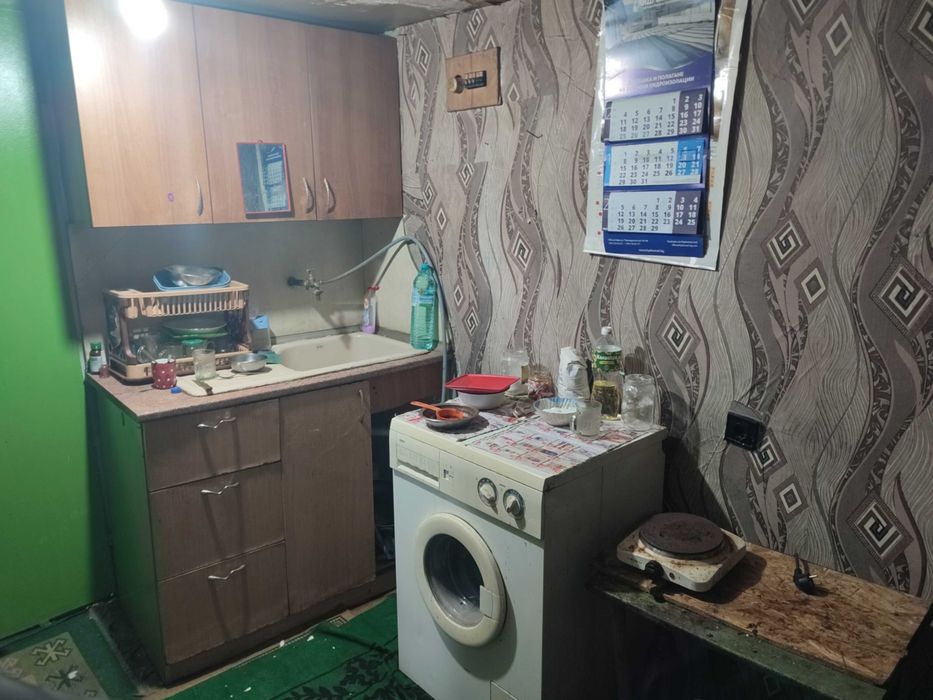 Тухлено таванско ателие - център