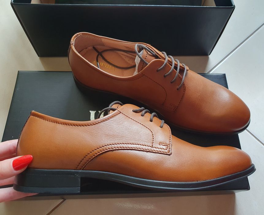 Pantofi din piele