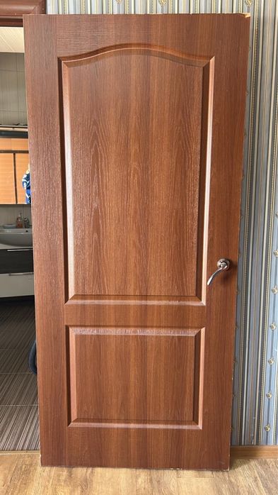 Продам двери бу срочно с доборкой