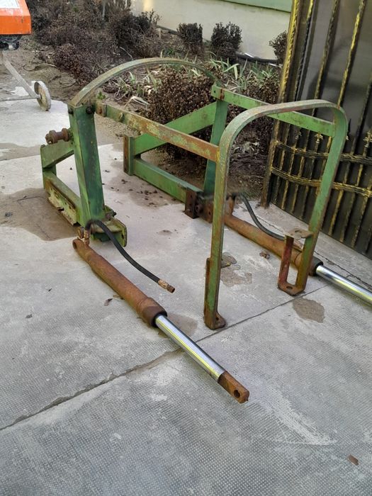 Suport incarcator frontal