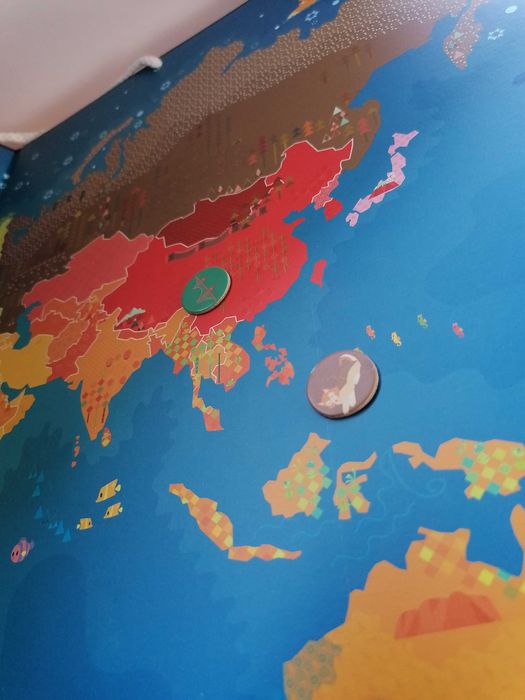 Harta lumii cu piese magnetice