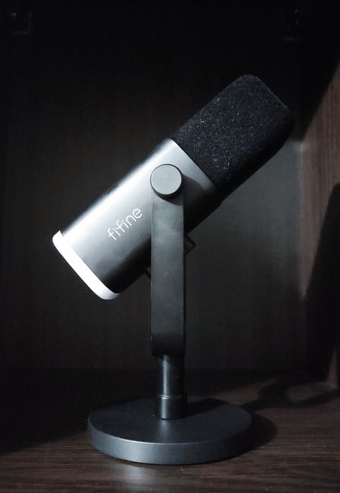 Продаю микрофон Fifine AM8