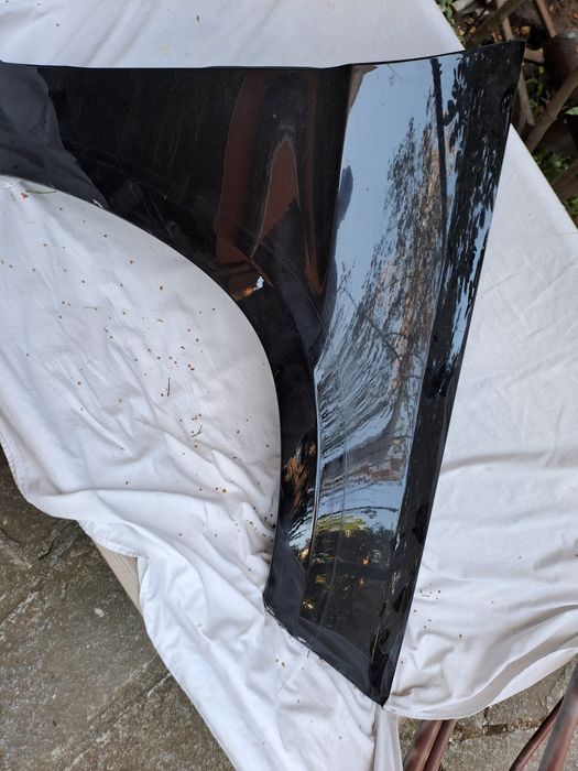 Продавам преден десен калник за мерцедес х166