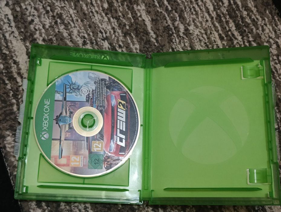 Xbox One S 1TB + 2 jocuri pe disc – stare foarte bună