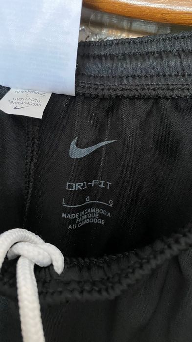 Nike L долнища отлични