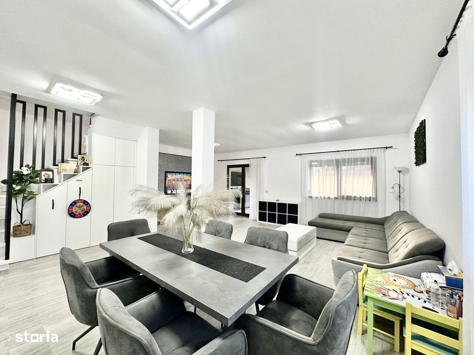 Duplex spatios cu 4 camere | Zid dublu | Panouri fotovoltaice - Mosnit