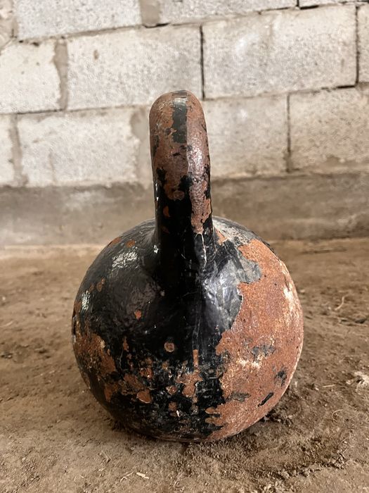 Продам гирю 24кг