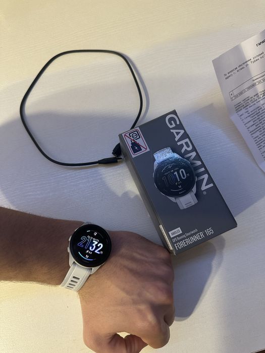 Часы garmim forerunner 165.