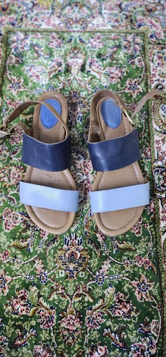 Бесплатно кроссовки,  ботинки