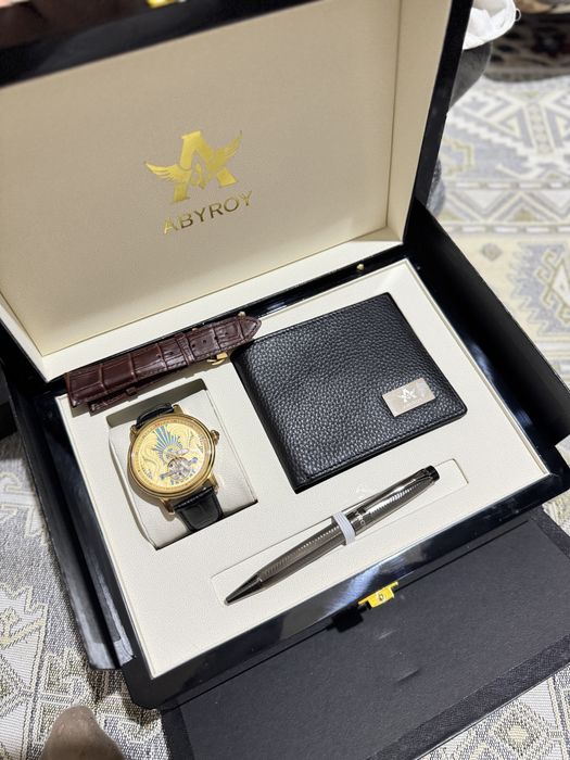 Часы от Abyroy Watch