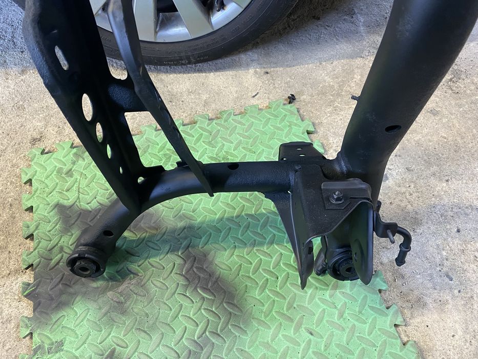 Заден мост пасат б7 2012г като нов