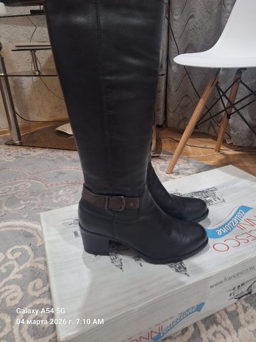 Зимние кожаные сапоги, новые, фирма Юничел 39р